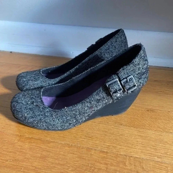 Blowfish Grey Black Tweed Wedges with Buckles - Picture 1 of 16